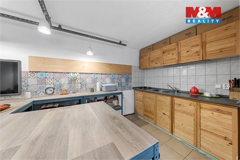 Prodej komerčního objektu, 741 m² 24