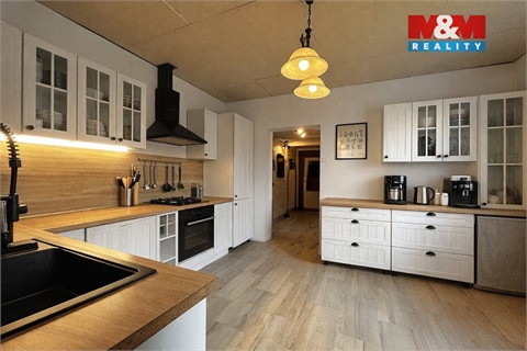 Prodej rodinného domu, 292 m² - 8