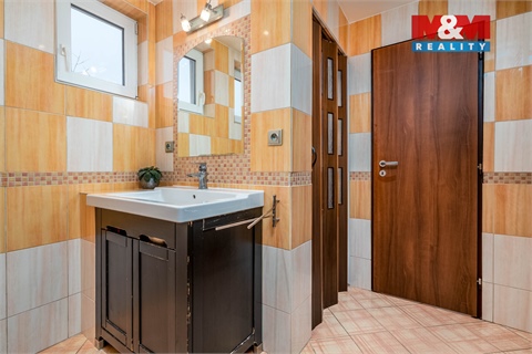 Prodej rodinného domu, 184 m² - 20