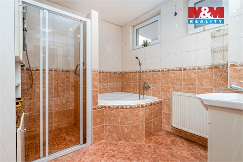Prodej rodinného domu, 184 m² 8