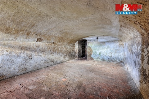 Prodej rodinného domu, 323 m² 14