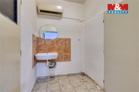 Prodej rodinného domu, 323 m² 16