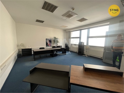 Pronájem kanceláře, 244 m² - 6
