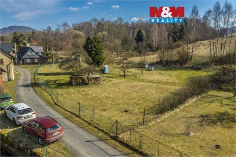 Prodej stavebního pozemku, 1 027 m² 0