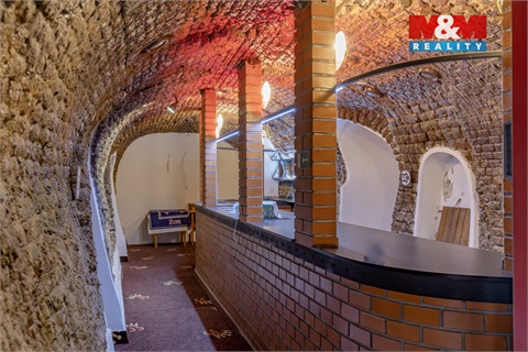 Prodej restaurace, 2 100 m² 16