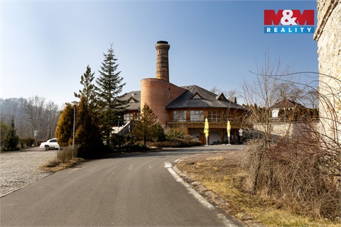 Prodej restaurace, 2 100 m² 22