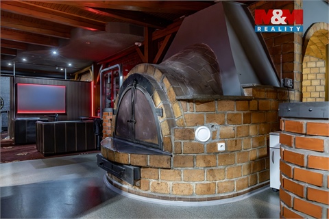 Prodej restaurace, 2 100 m² - 4