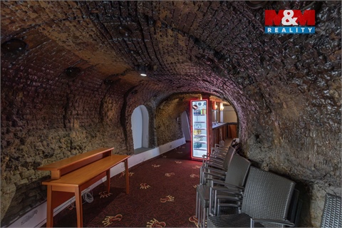 Prodej restaurace, 2 100 m² - 16