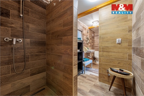 Prodej rodinného domu, 228 m² 10