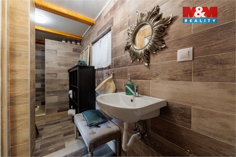 Prodej rodinného domu, 228 m² - 8