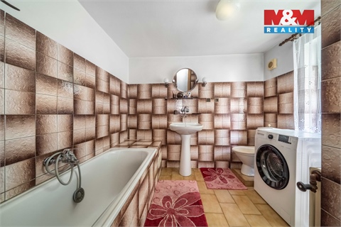 Prodej rodinného domu, 209 m² - 4