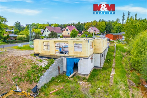 Prodej stavebního pozemku, 1 639 m² 0
