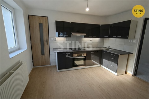 Pronájem rodinného domu, 433 m² 0