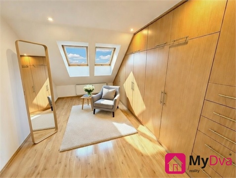 Prodej rodinného domu, 195 m² 10