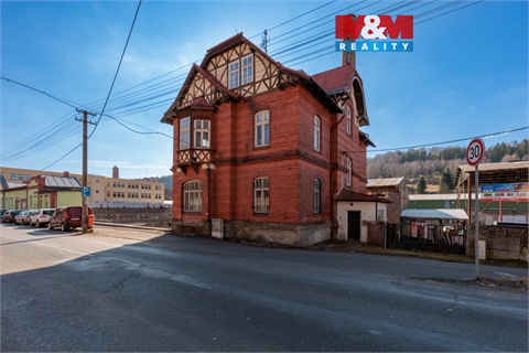 Prodej rodinného domu, 710 m² 0