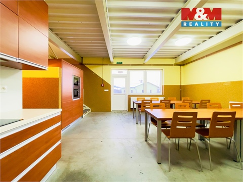 Pronájem výrobního objektu, 1 070 m² 8