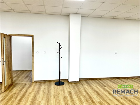 Pronájem kanceláře, 500 m² - 2