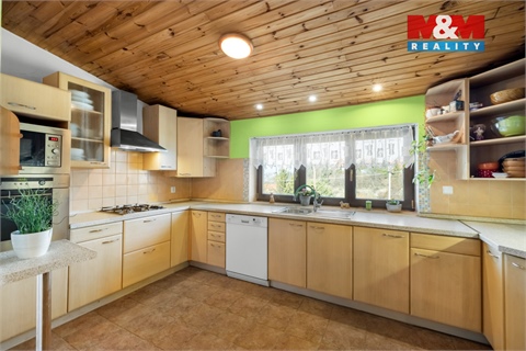 Prodej rodinného domu, 228 m² 8