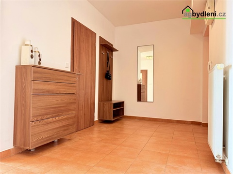 Pronájem bytu 2kk, 73 m² 8