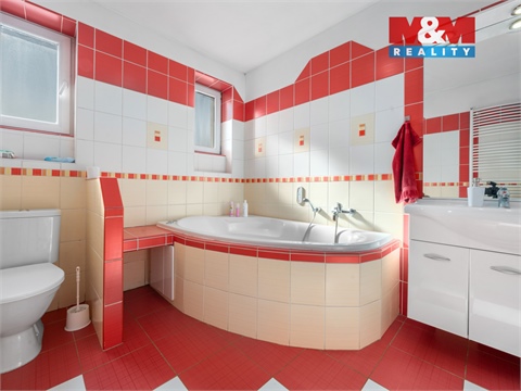 Prodej rodinného domu, 355 m² - 8