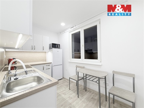 Pronájem bytu 1+1, 50 m² 12