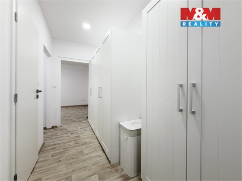 Pronájem bytu 1+1, 50 m² - 0