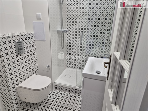 Pronájem bytu 1kk, 24 m² - 0