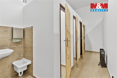 Pronájem výrobního objektu, 884 m² 12