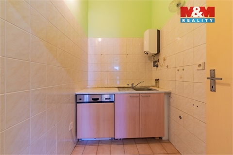 Prodej obchodních prostor, 300 m² 18