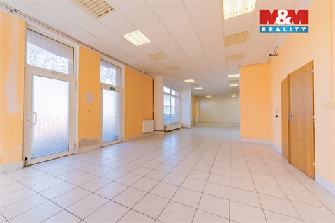 Prodej obchodních prostor, 300 m² 12
