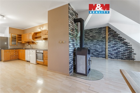 Pronájem bytu 3+1, 130 m² 0