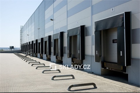 Pronájem skladu / haly, 5 000 m² 0