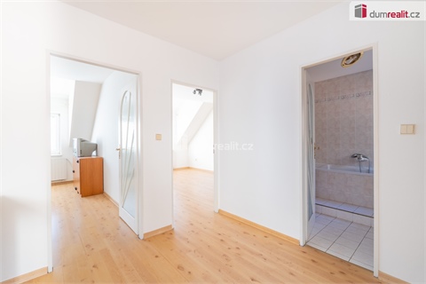 Prodej rodinného domu, 230 m² 14