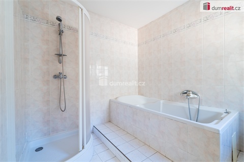 Prodej rodinného domu, 230 m² 16