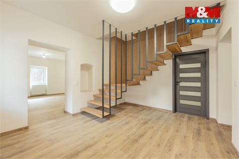 Prodej rodinného domu, 179 m² - 0