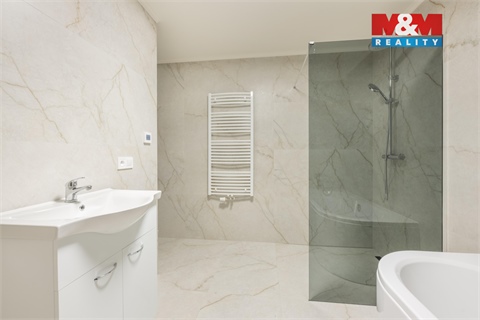 Prodej rodinného domu, 179 m² - 6