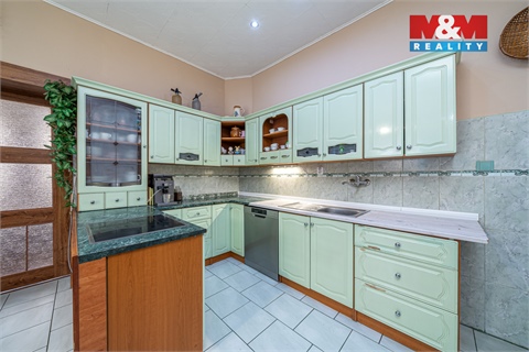 Prodej rodinného domu, 280 m² 2