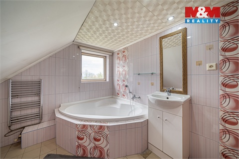 Prodej rodinného domu, 280 m² 12