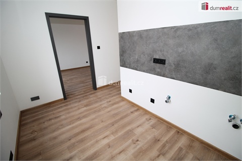 Prodej bytu 2+1, 55 m² 8