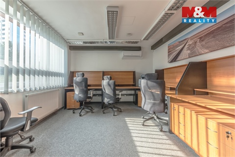 Pronájem kanceláře, 192 m² 2