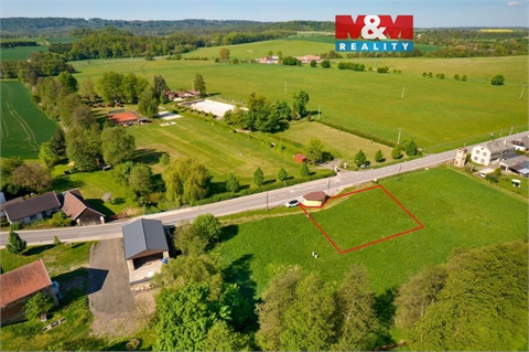 Prodej stavebního pozemku, 1 018 m² 0