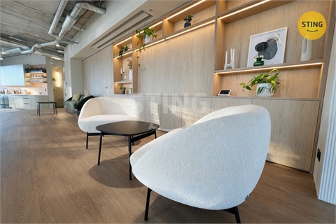 Pronájem kanceláře, 4 400 m² - 6