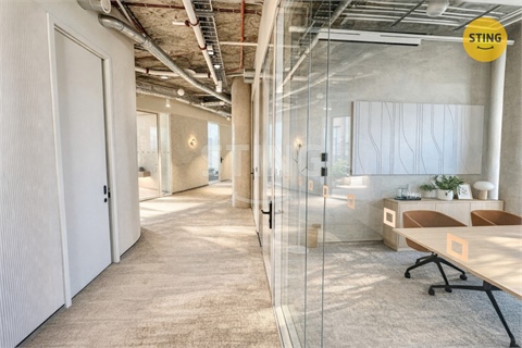 Pronájem kanceláře, 4 400 m² - 4