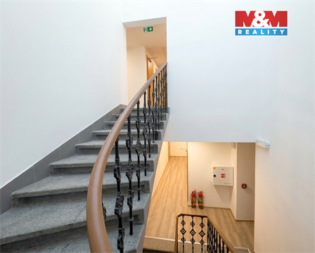 Pronájem skladu / haly, 4 m² - 8