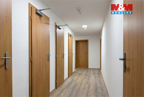 Pronájem skladu / haly, 4 m² - 6