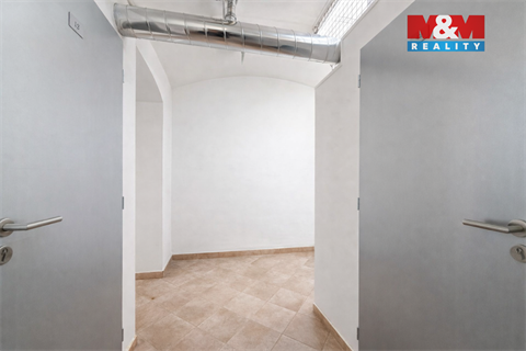 Pronájem skladu / haly, 2 m² - 6