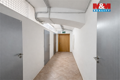 Pronájem skladu / haly, 2 m² - 8