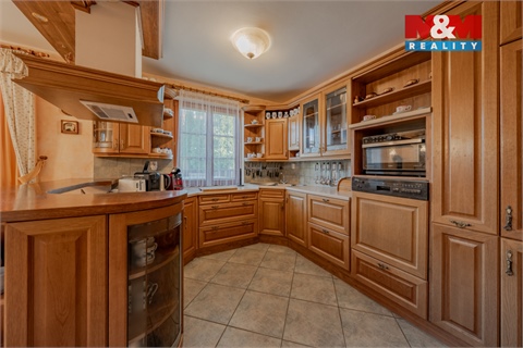 Prodej rodinného domu, 300 m² - 2