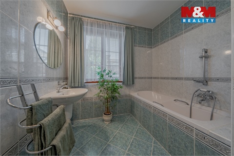 Prodej rodinného domu, 300 m² 20