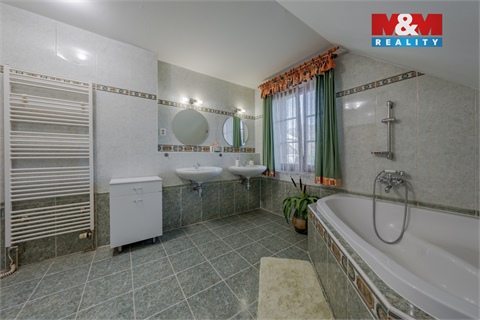 Prodej rodinného domu, 300 m² - 4